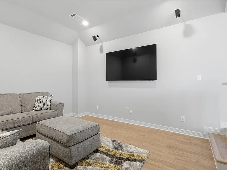 18800 N Bee Cave Springs Cir — Photo 29