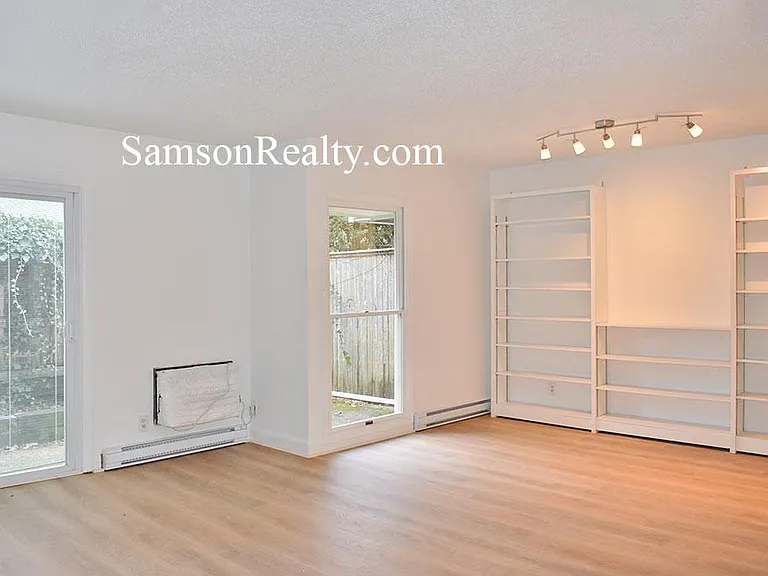 230 S Main St #18 — Photo 6