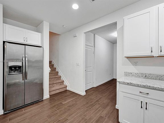 5th image of 1465 SE 26th Ave #1465