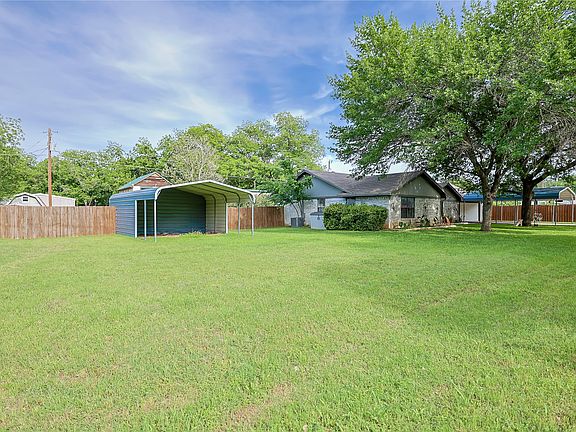 3rd image of 111 Songwood Dr