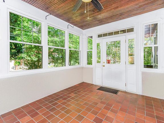 3rd image of 6309 Liebig Ave