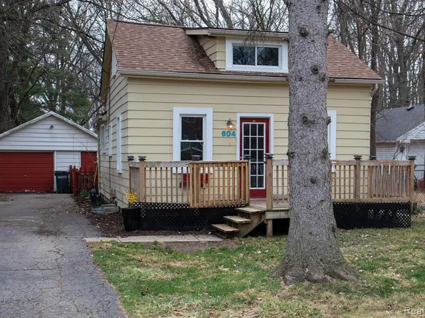 604 Trombley Dr, Troy, MI 48083