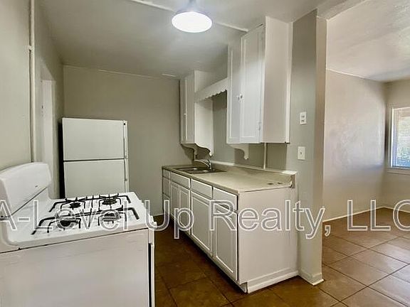 5th image of 4004 S Lundy Ave Unit 1