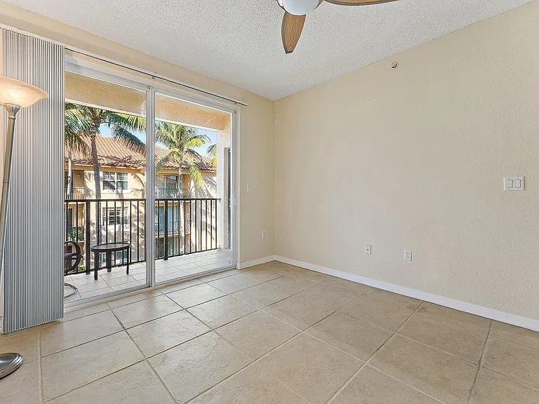 1803 N Flagler Dr #303 — Photo 14