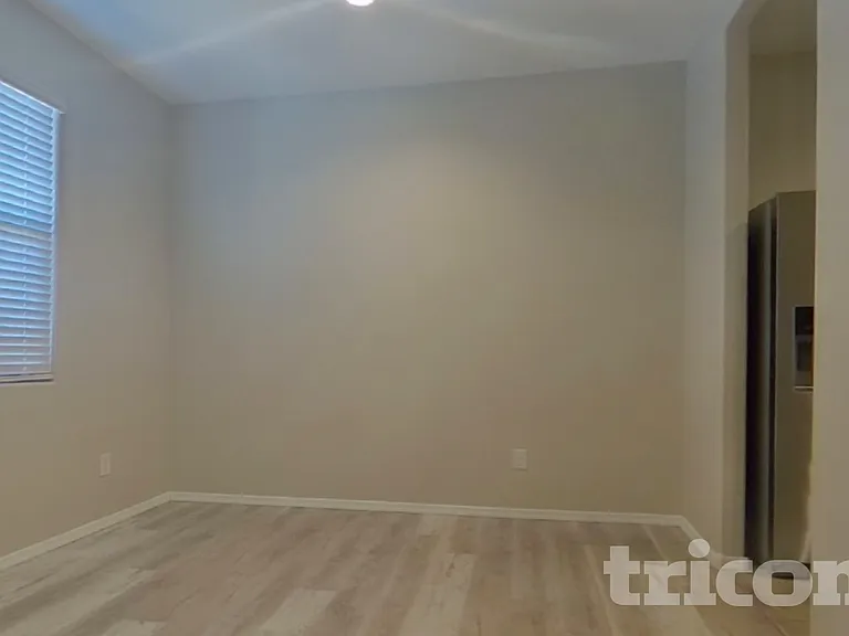 31062 W Mulberry Dr — Photo 4