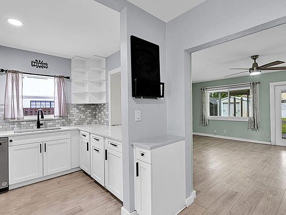 5th image of 801 SW 14th Court