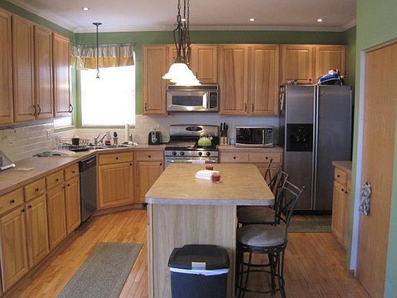 5th image of 3801 Saratoga Dr