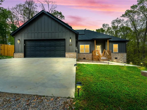 3 Yardley Cir, Bella Vista, AR 72714