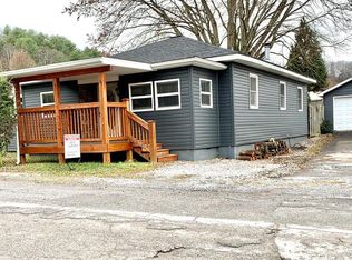 260 6th St, Beaver, WV 25813