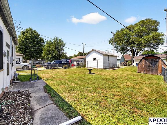 3rd image of 212 W Main St