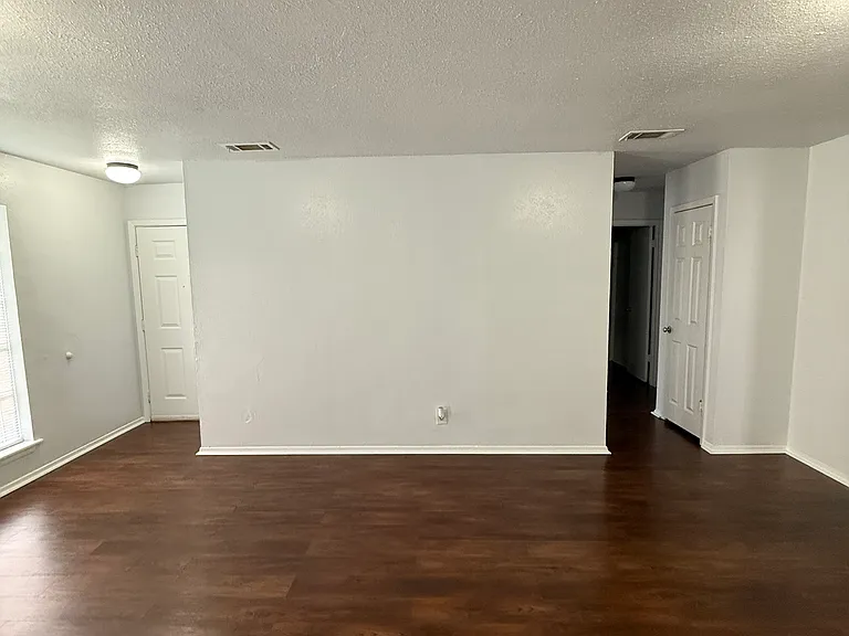 316 Nikki Dr #B — Photo 4