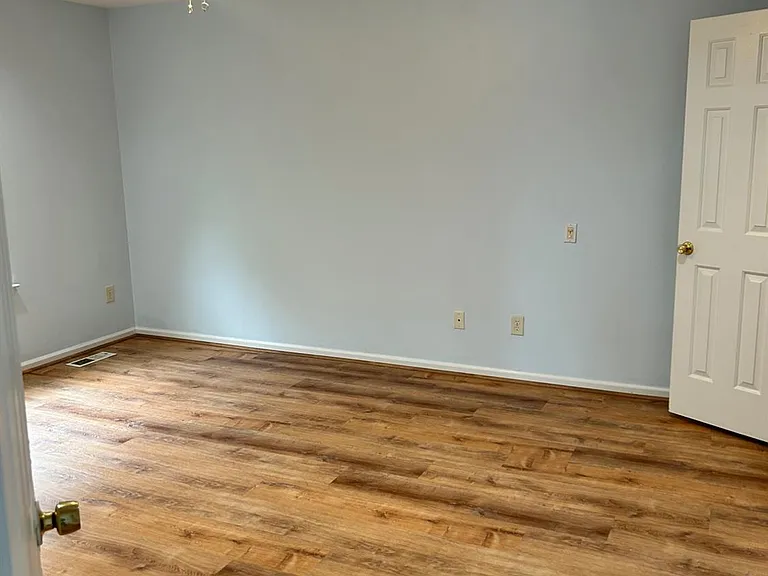 204 Blew Ct — Photo 18