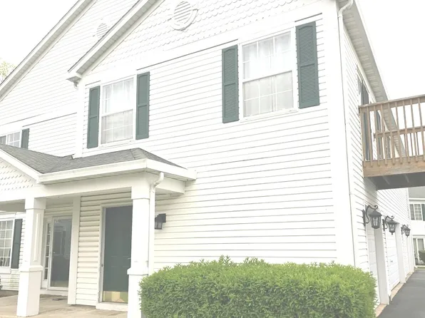 769 Hobart Dr, South Elgin, IL 60177