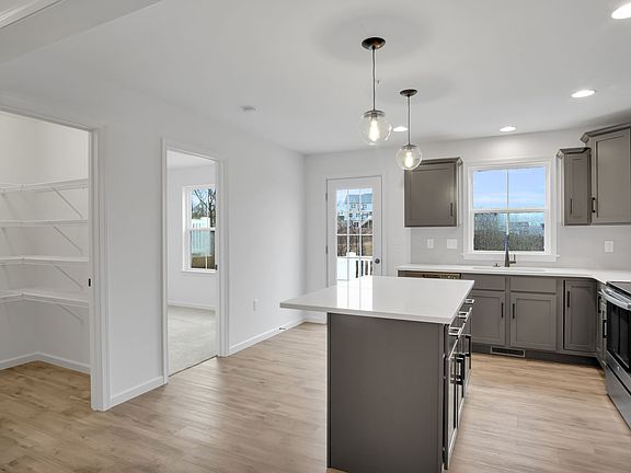 4th image of 2119 S Autumn Chase Dr