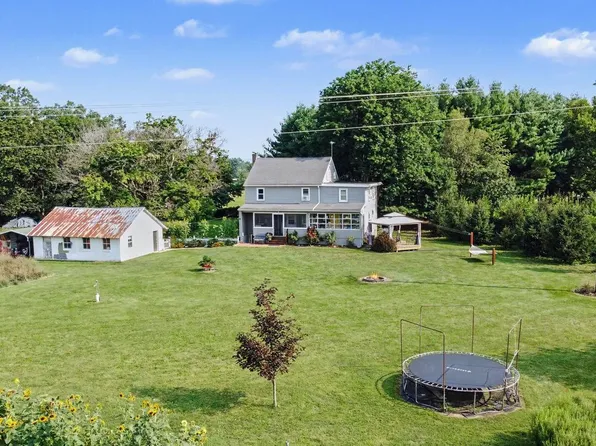 4091 Wren Rd, Thomasville, PA 17364