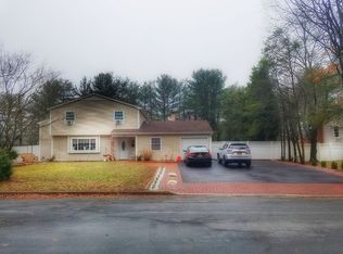 20 Wicket St, Coram, NY 11727