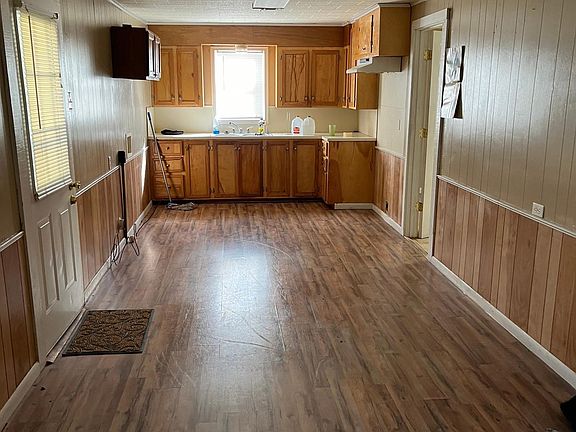 3rd image of 216 Acadian St