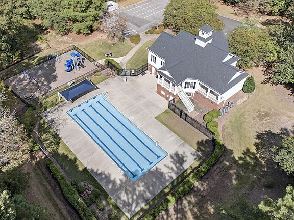 2nd image of 408 Intern Way