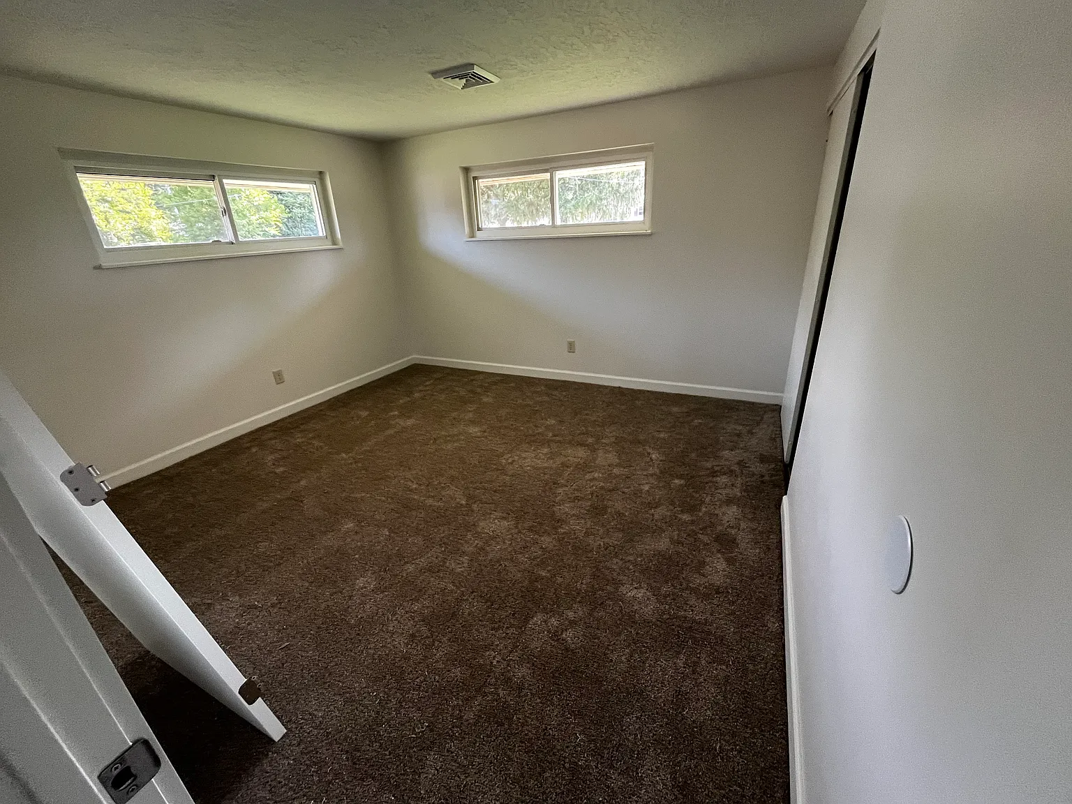 3 bed, 1040 sqft, $1,300 — Photo 4
