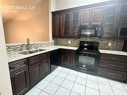 3 bed, 1341 sqft, $2,150 — Photo 2