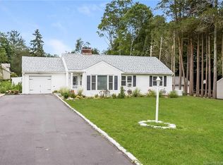 10 Birch Rise Dr, Newtown, CT 06470