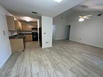3 bed, 1400 sqft, $2,200 — Photo 4