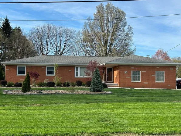 955 Chevelle Dr, Akron, OH 44319