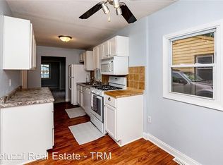 2807 E 37th St, Des Moines, IA 50317