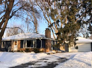 3082 Wilder St N, Roseville, MN 55113