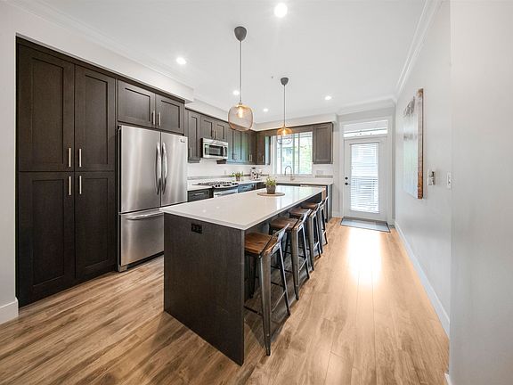 5th image of 19913 70th Ave #39