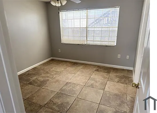 2 bed, 900 sqft, $1,595 — Photo 2