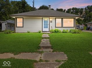 320 Sunset Dr, Shelbyville, IN 46176
