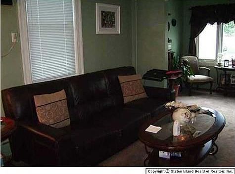 4th image of 42 Wright Ave