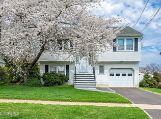 864 Malden Drive, Cliffwood Beach, NJ 07735
