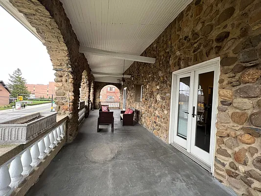 Rented by Bouklis Group | media 1