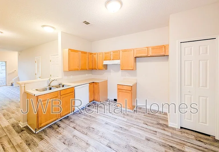 4706 Playpen Dr — Photo 2