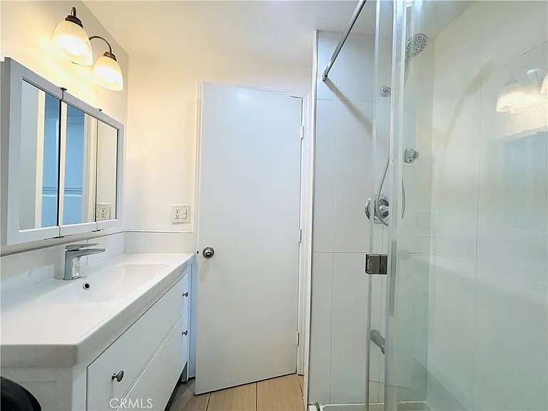 857 N Vineyard Ave #B — Photo 12