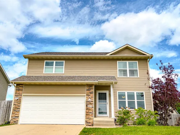 9305 Red Sunset Dr, West Des Moines, IA 50266