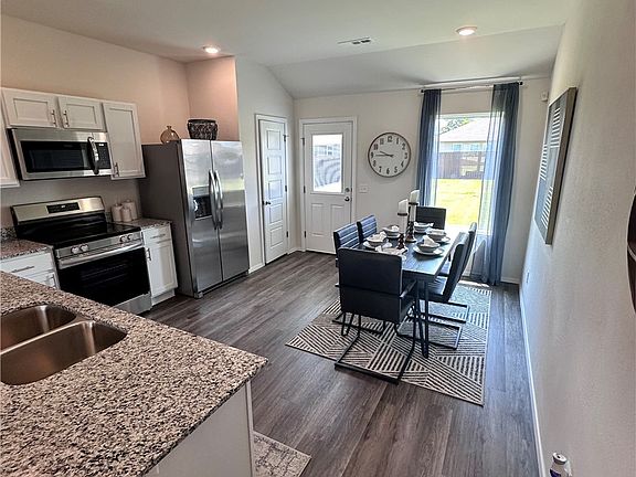 5th image of 966 Stinson Rd