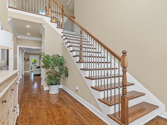 4th image of 233 Ellerslie Park Blvd
