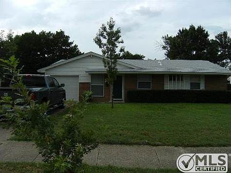 1st image of 318 W Dorris Dr