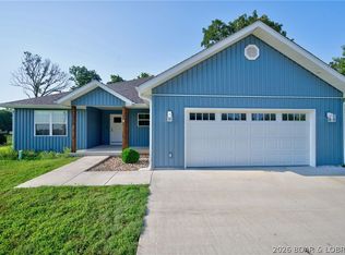 409 Cobb Dr, Lebanon, MO 65536