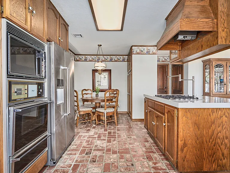 13565 Pyramid Dr — Photo 14