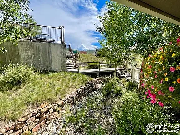 133 E Grand Ave — Photo 26