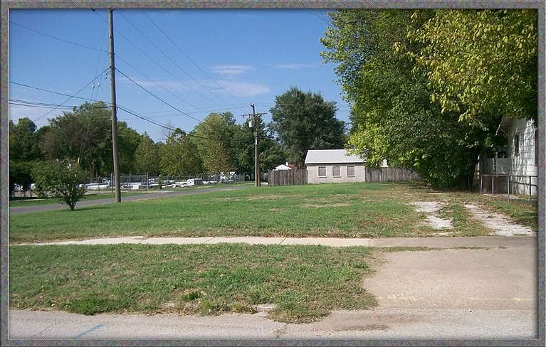 2nd image of 1331 W Chase St