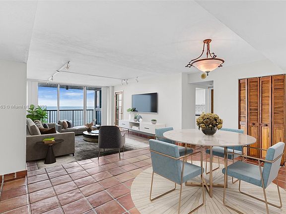 3rd image of 2655 Collins Ave #Penthouse 2512