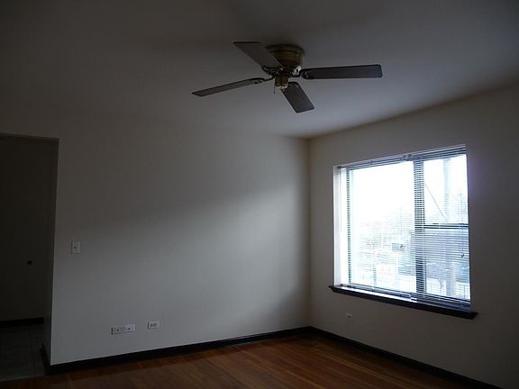 4th image of 223 W 72nd St APT 2