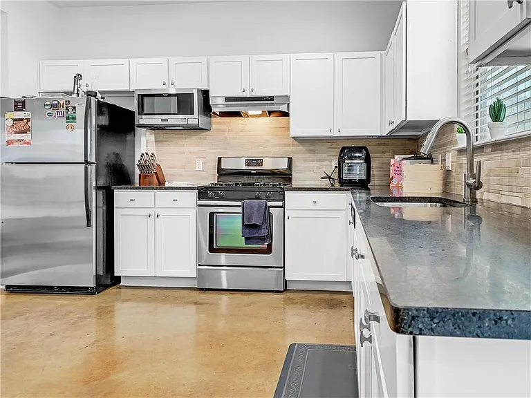 4120 Valley View Rd #A — Photo 6