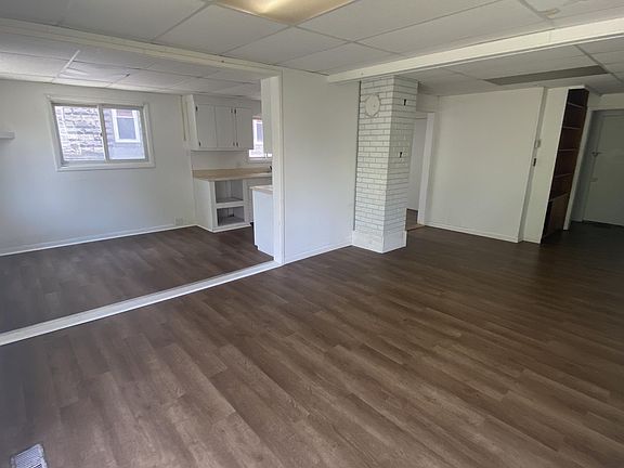 4th image of 165 E Main St