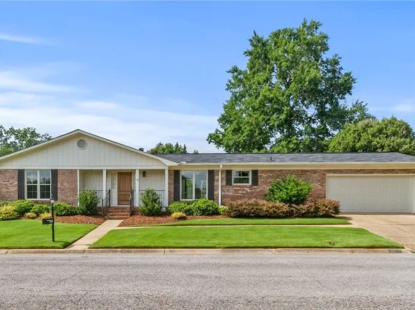 1510 Quail Run Dr, Tuscaloosa, AL 35406